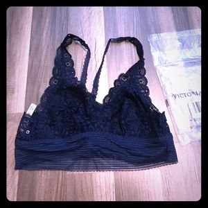 Price drop ⬇️⬇️ Victoria's Secret bralette!!